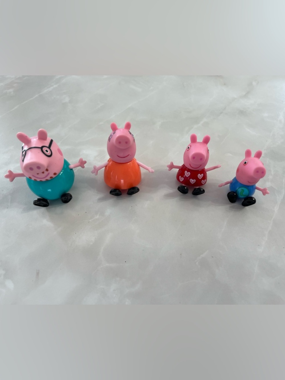 Peppa Pig Family Poseable Figurines Daddy, Mummy, George Toy